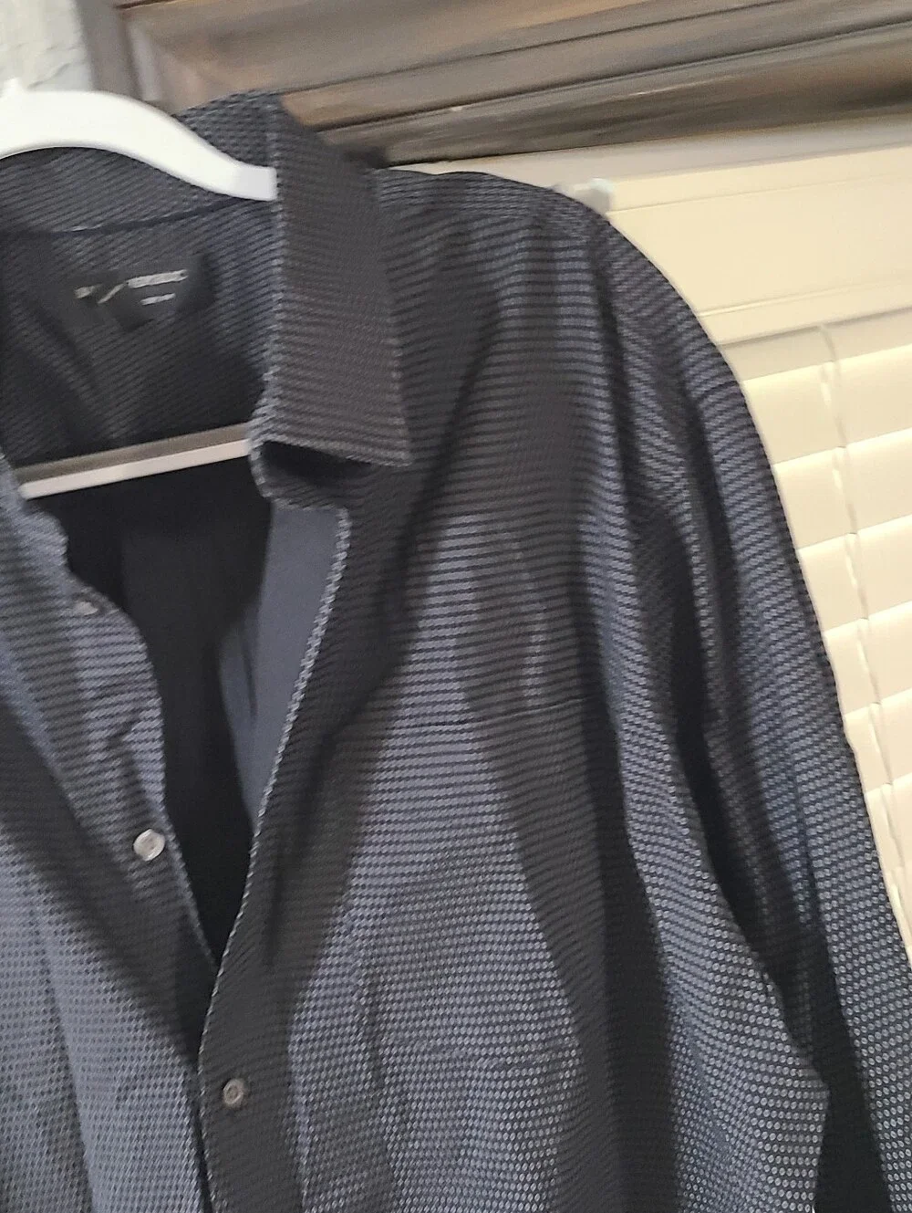 Banana Republic men's long sleeve Micro Pattern button-up shirt